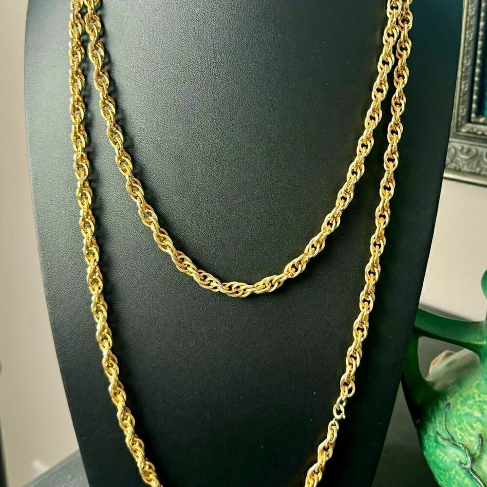 Vintage Shiny Gold Tone Triple Link Necklace, Unmarked - Picture 2 of 2